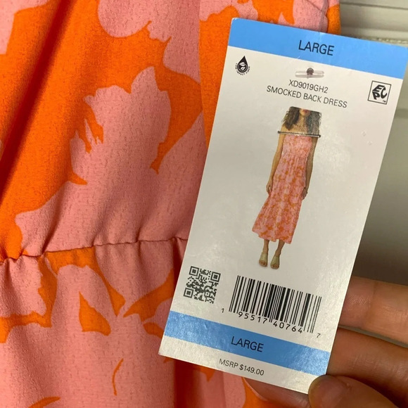 NWT Sanctuary Floral Smocked Back Dress - Picture 4 of 4